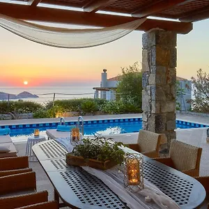  Villa Okeanides